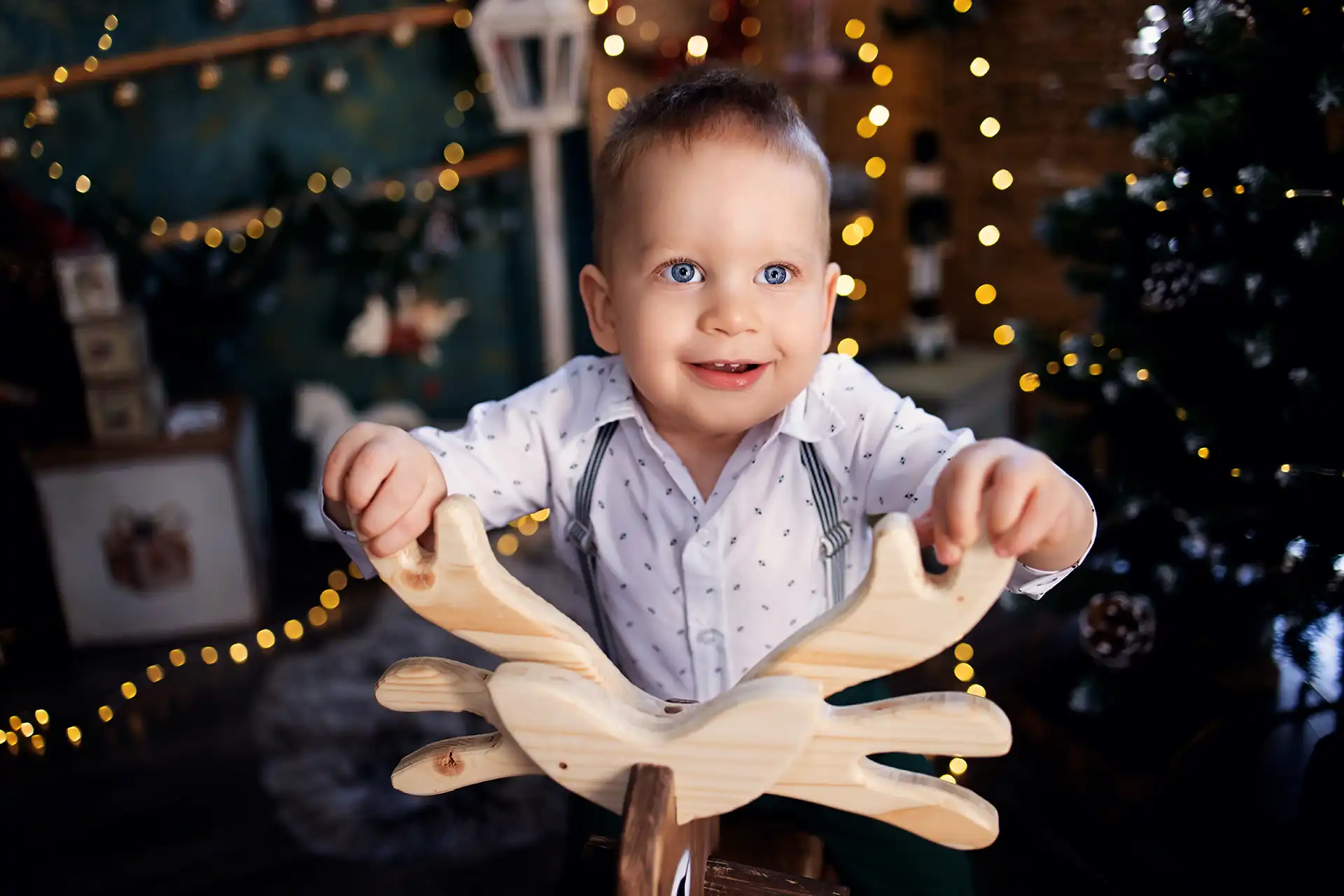 Stűdiófotózás karácsonyi díszlettel